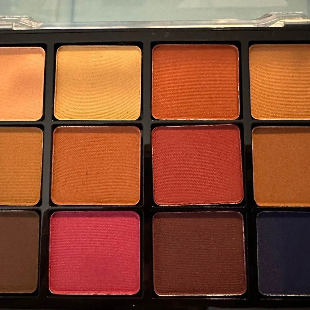Viseart Paris Professional Neutral Matte 12-Pan Eyeshadow Pallette